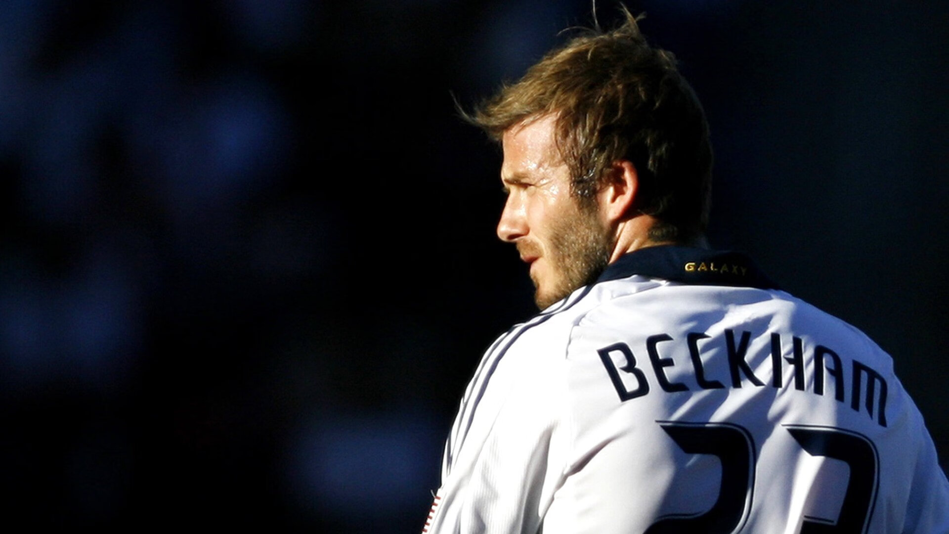 国际米兰3-1击败热那亚，林德洛夫和德弗赖双双破门，德弗莱国米