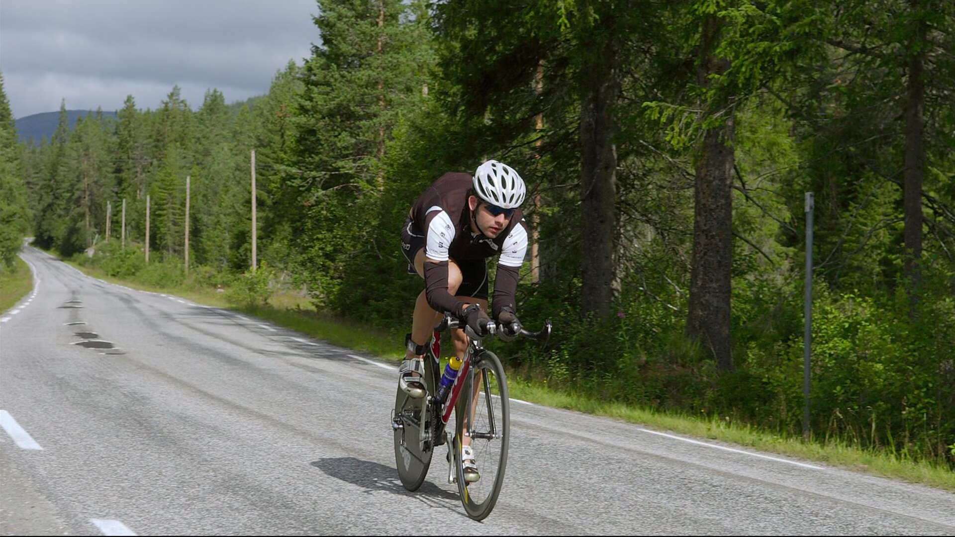 赛事解说团队：专业解读每个精彩局面，赛事解说话术