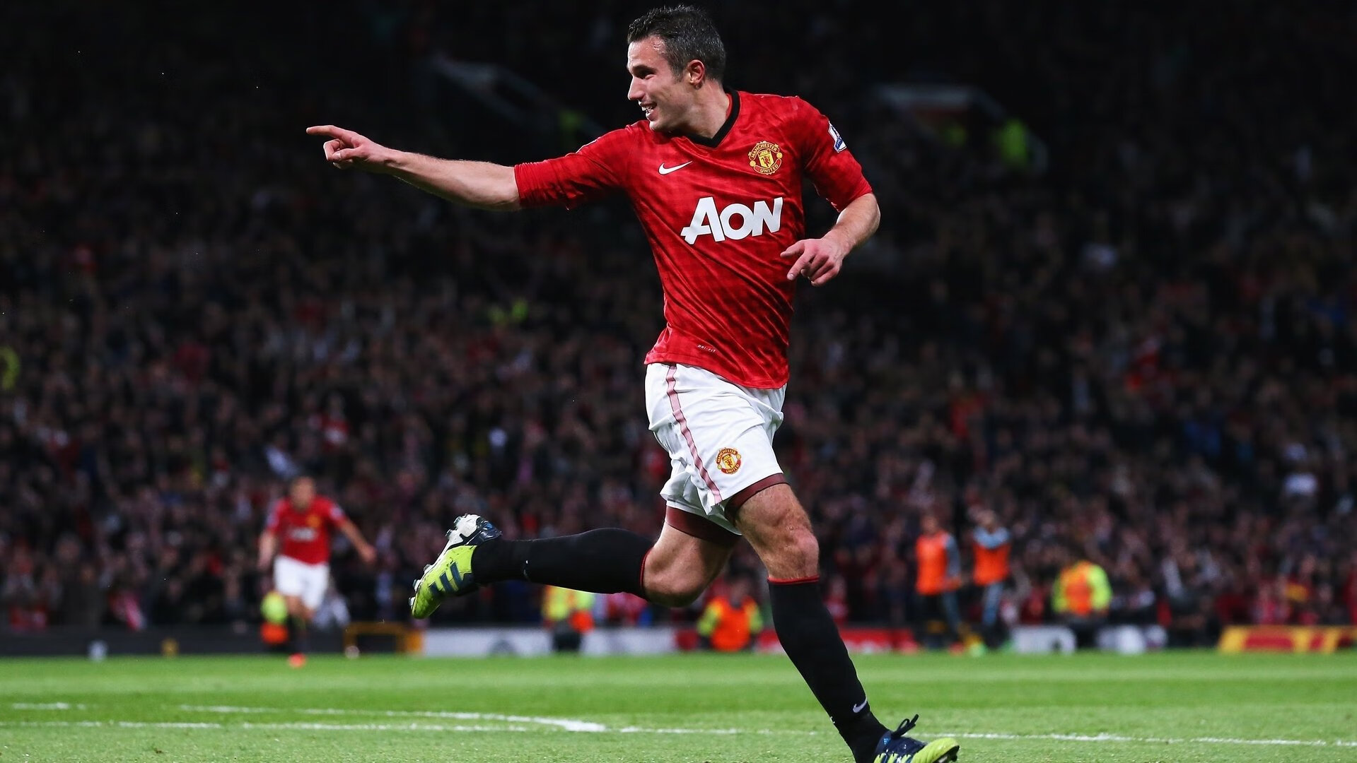 哥伦比亚队门将费尔南德斯在巴黎奥运会上展现出高水平的扑救能力